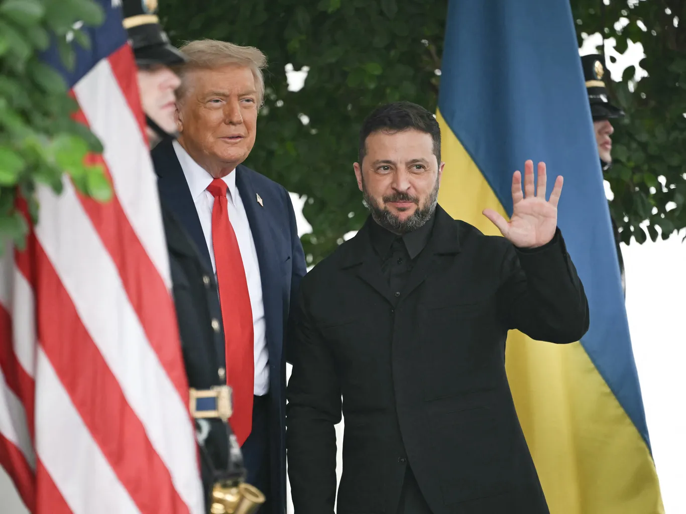 Trump promite garanții de securitate Ucrainei, dar pacea rămâne blocată