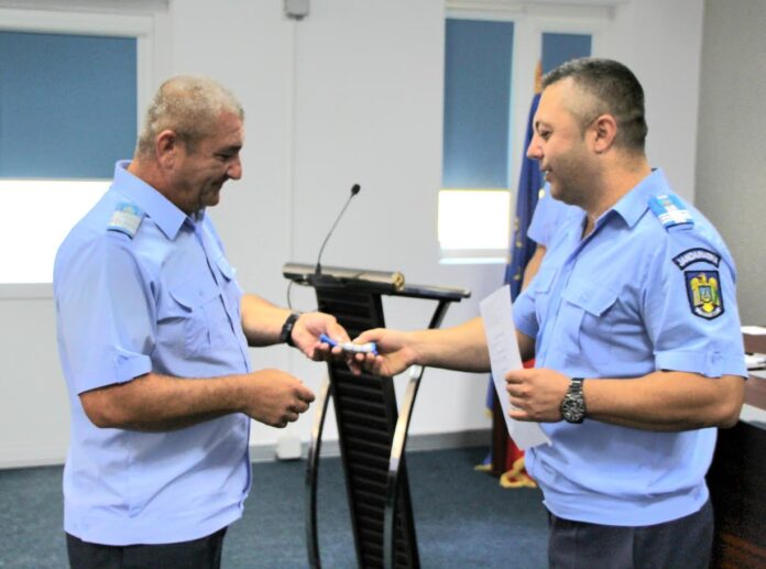 46 de jandarmi dâmbovițeni, avansați în grad la termen